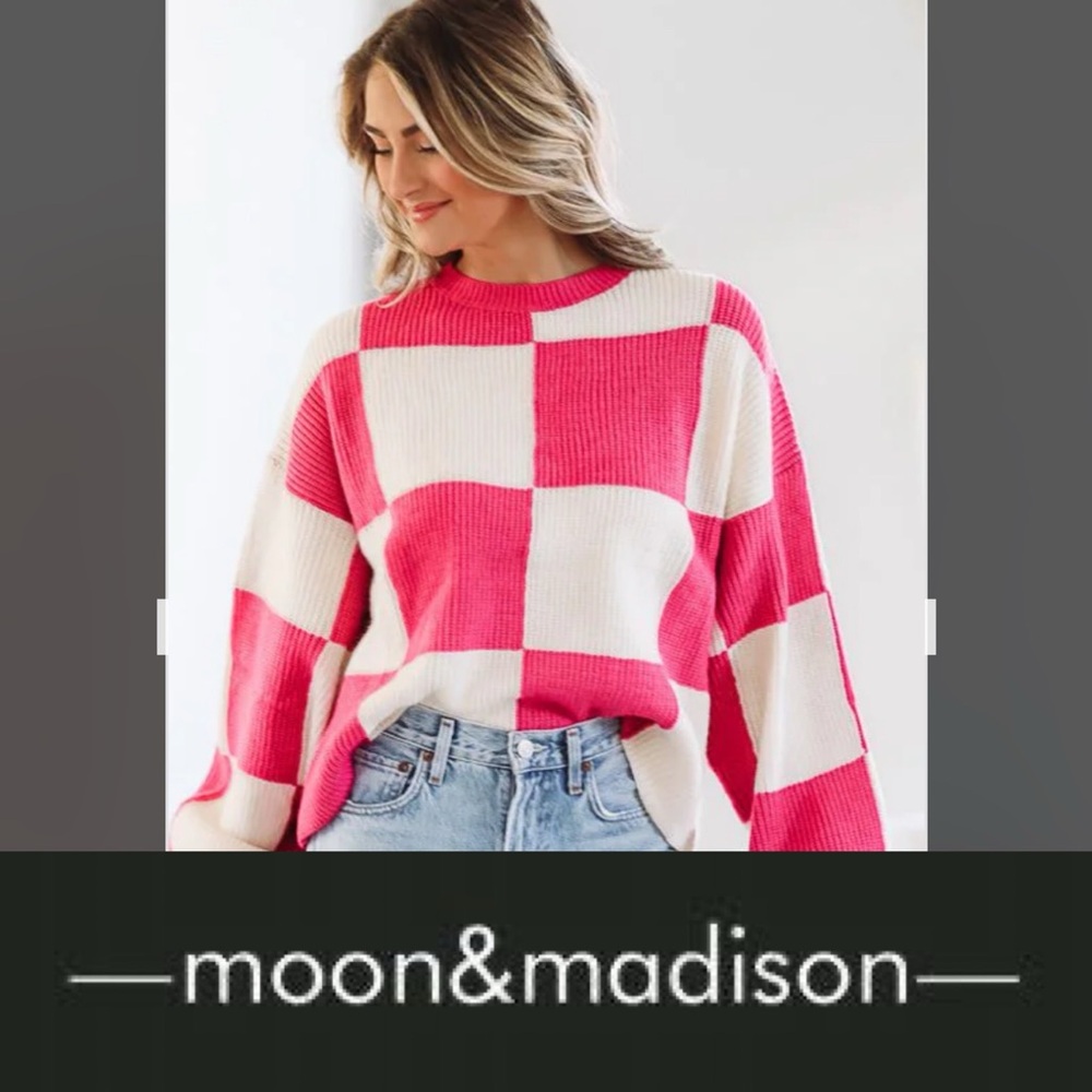 Adorable, Moon and Madison Junior Sweater🩷 - Picture 1 of 6
